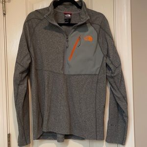 Men’s North Face fleece pullover with zipper pocket